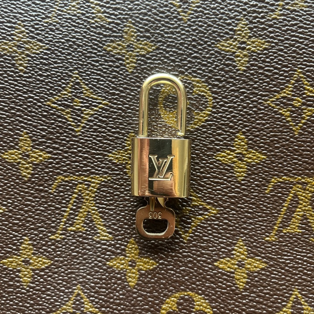 Authentic Louis Vuitton Lock and Key #303